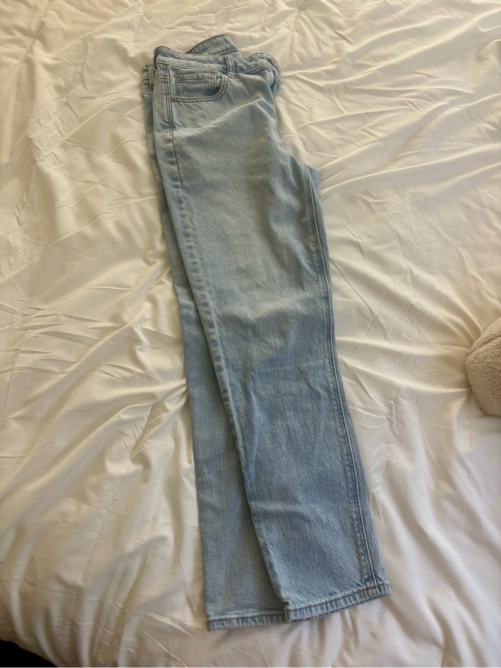 American Eagle Outfitters Light Blue High-Rise Jeans - Picture 2 of 5